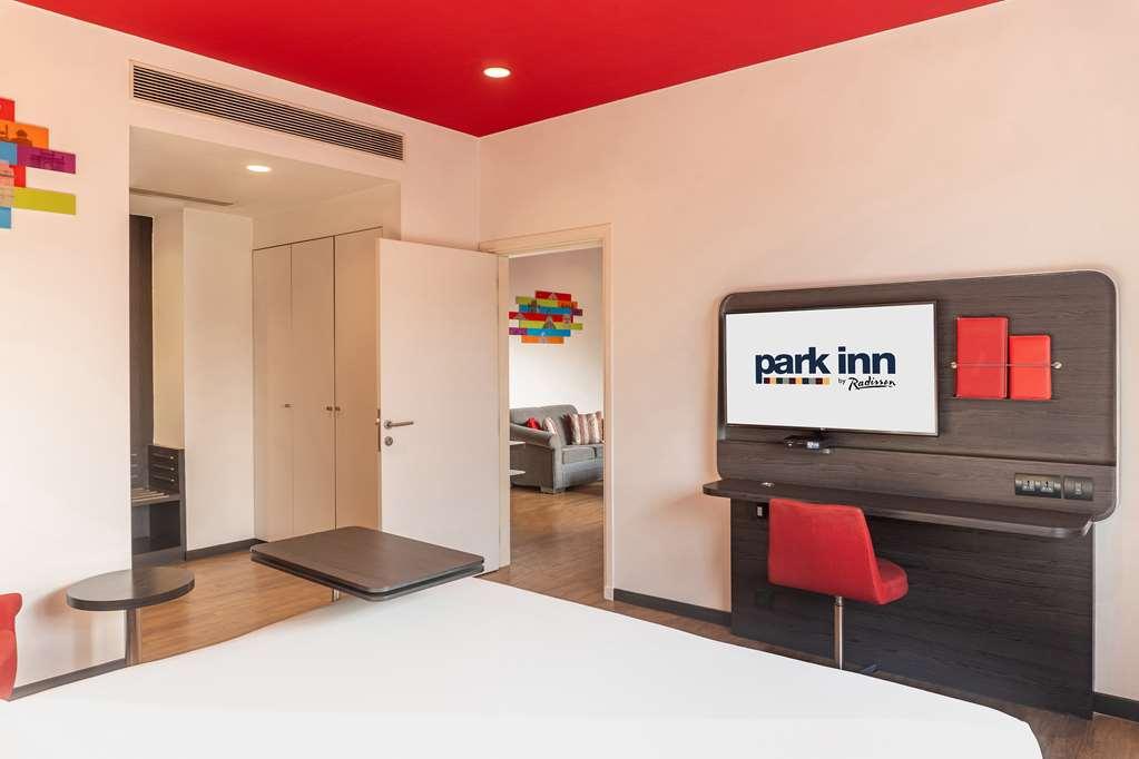 Park Inn By Radisson New Delhi Lajpat Nagar Room photo