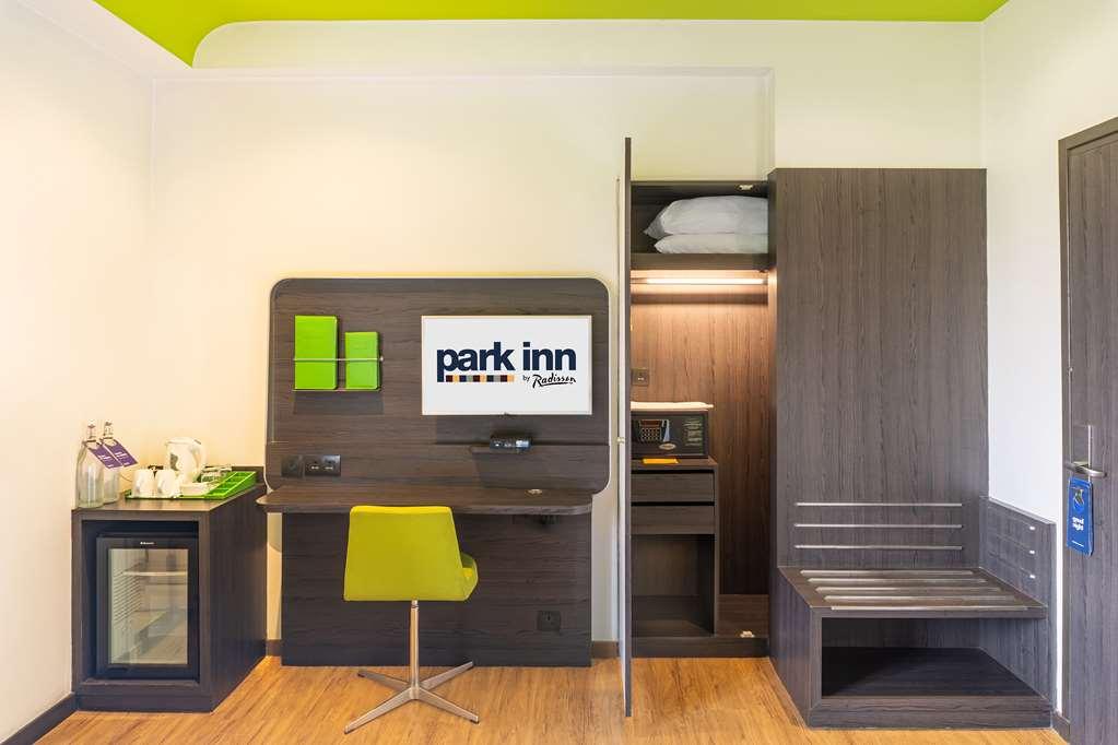 Park Inn By Radisson New Delhi Lajpat Nagar Room photo